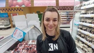 Bevásárlás közben találkoztam vele, pippantás a nyilvános wc-ben, és lenyeli a méretes spriccet