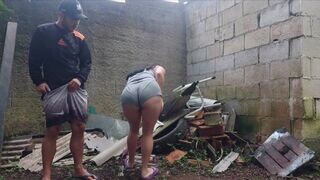 Vadul falom a kis csajt a buliban, a farm hátsó részén