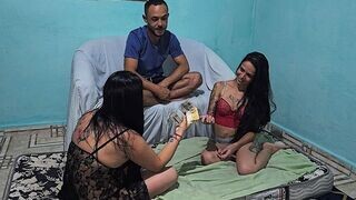 A nejem látni akarta, ahogy a csaja először kapja popóba