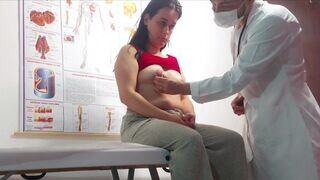 Nőgyógyász műfütyit tesz a punciba, ujjaz a análba és megbassza a pácienst!