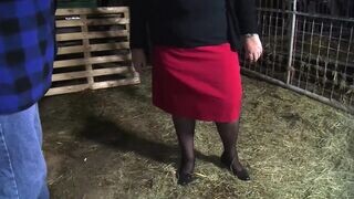 Duci öreg nő fehérneműben cumizza a rúdat és akarja hogy keményen megdugják